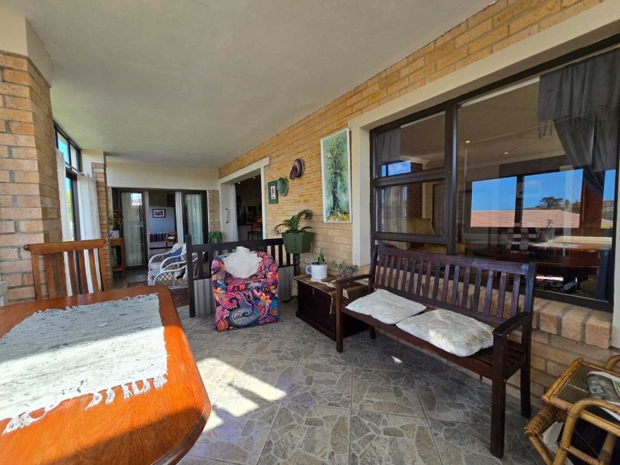 4 Bedroom Property for Sale in Stilbaai Wes Western Cape